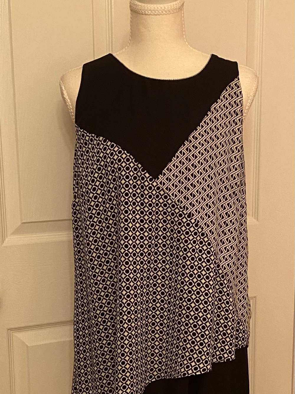 Alfani Black and White Sleeveless Geometric Panel Top